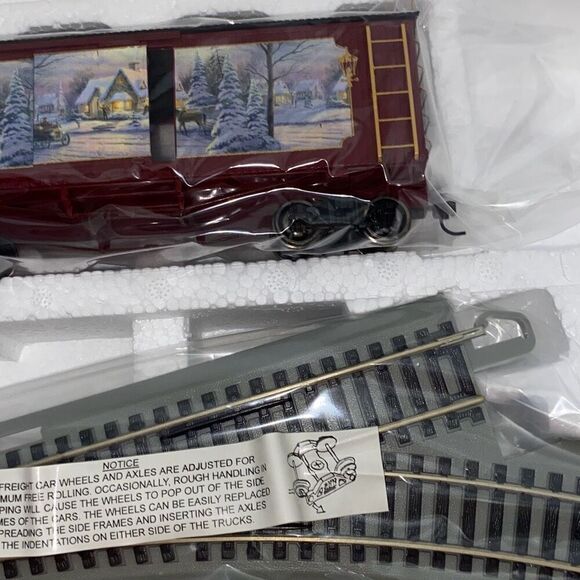 Hawthorne Village Memories of Christmas Bachmann Train and Rail Set - Picture 3 of 10